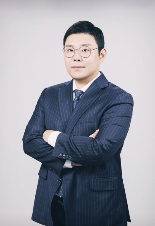 Dustin Yoo